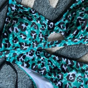 Hurley • Women’s two piece bikini • Never worn!